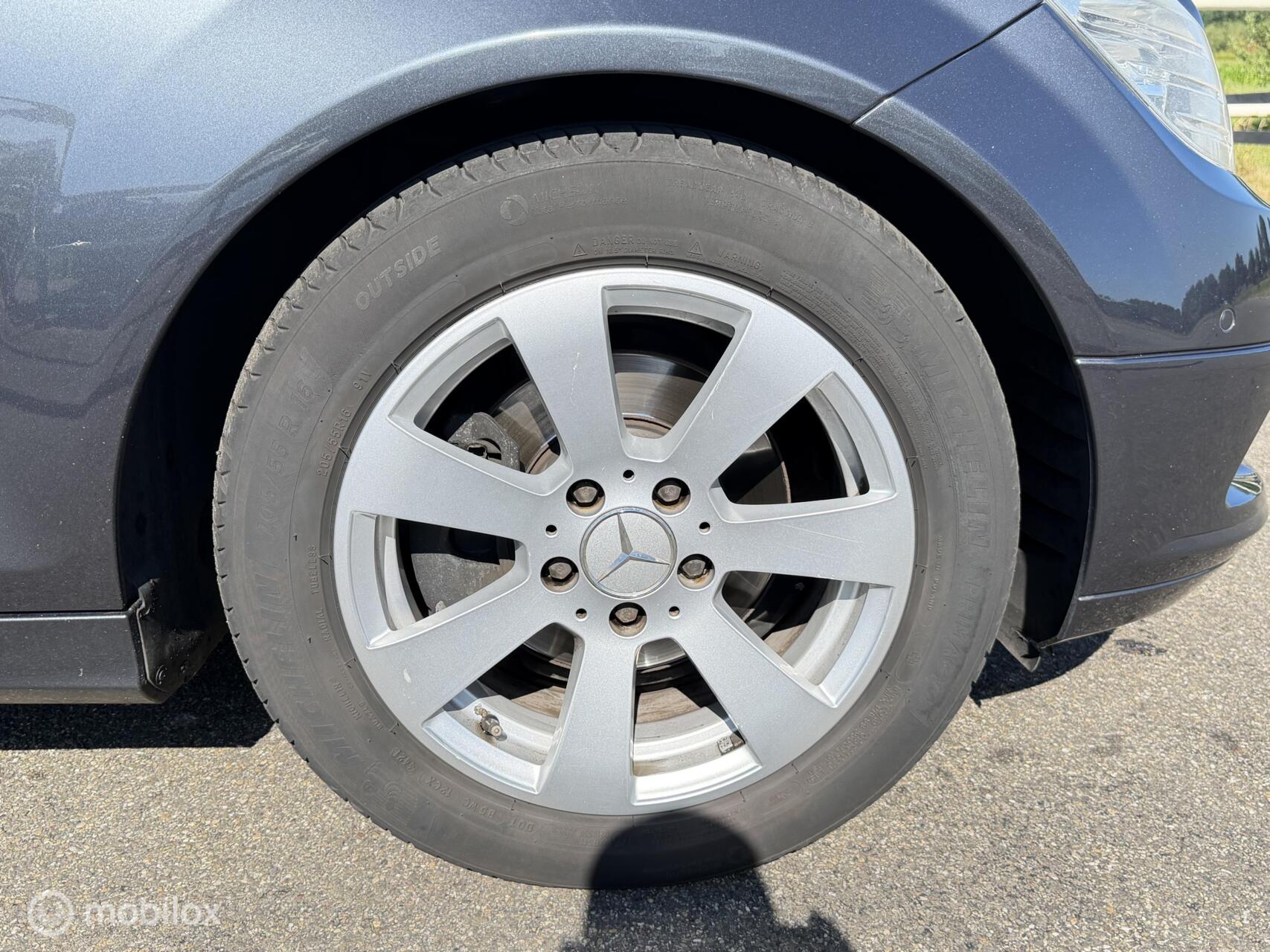 Foto van Mercedes-Benz C 180 Kompressor