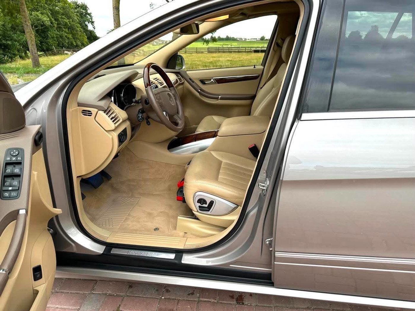 Foto van Mercedes-Benz R 500 4Matic
