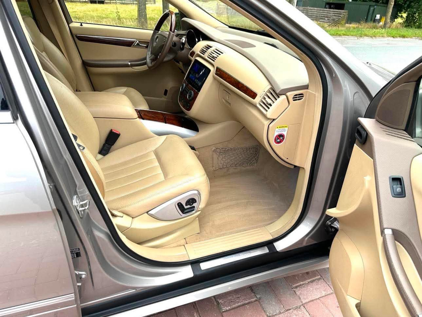 Foto van Mercedes-Benz R 500 4Matic
