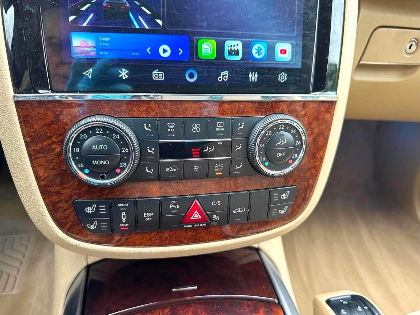 Foto van Mercedes-Benz R 500 4Matic