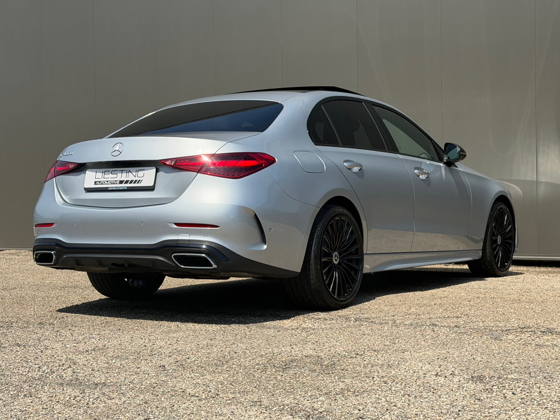 Foto van Mercedes-Benz C 300 E