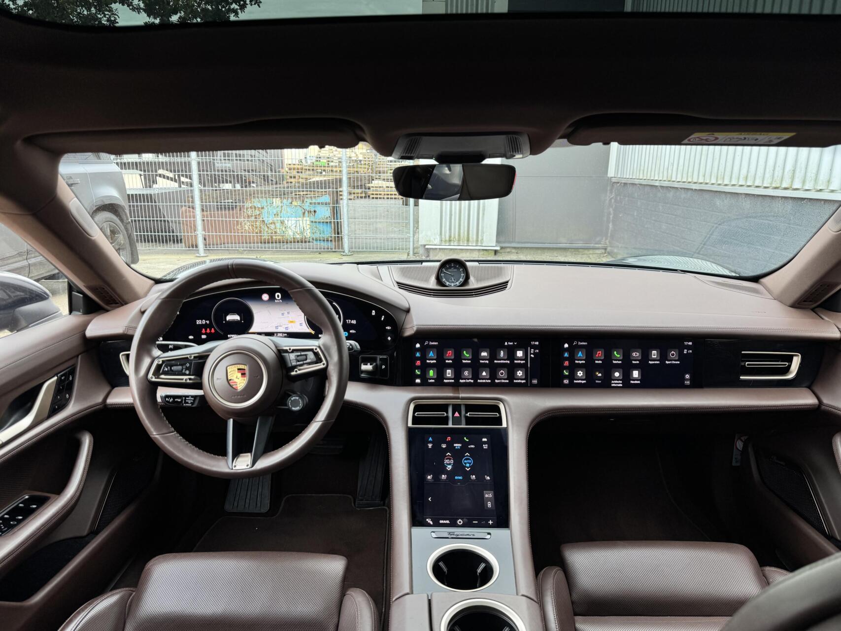 Foto van Porsche Taycan 4s