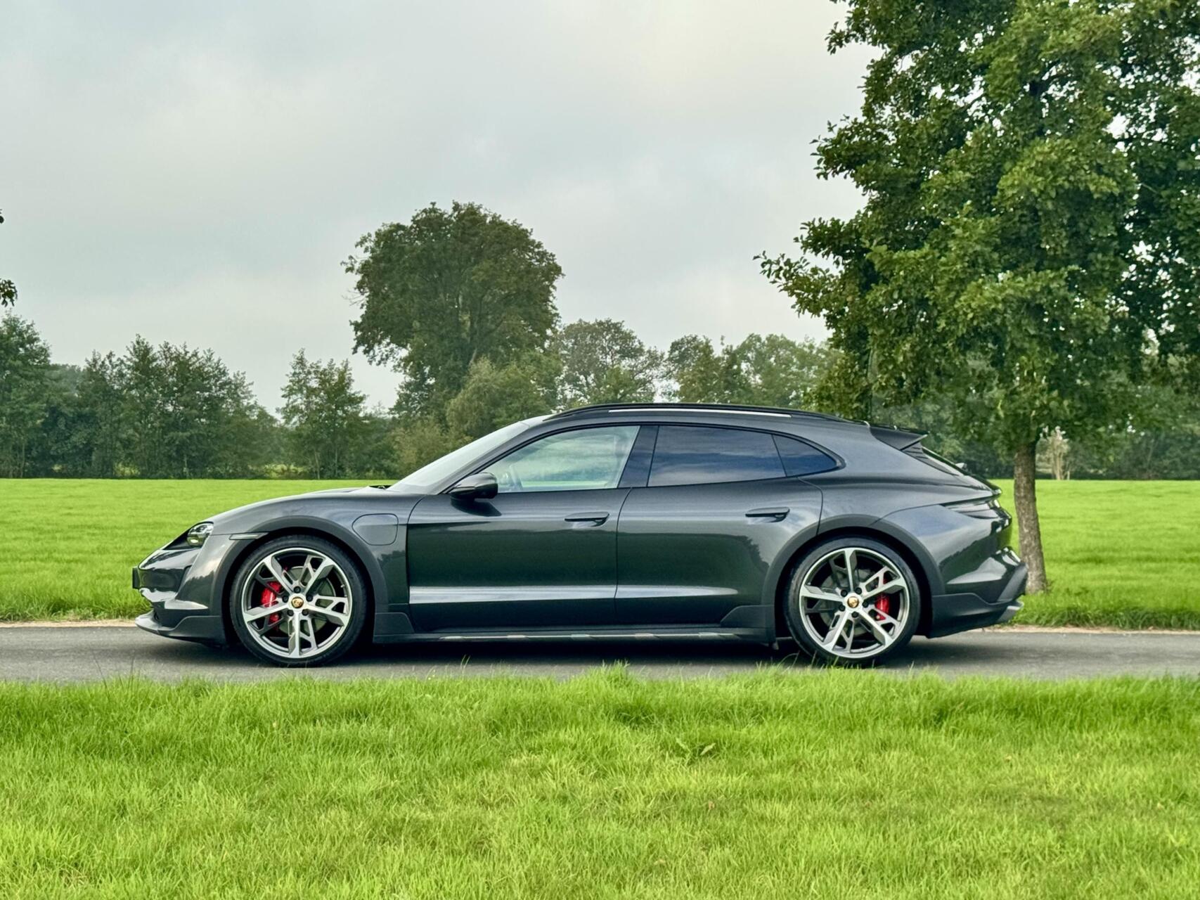 Foto van Porsche Taycan 4s