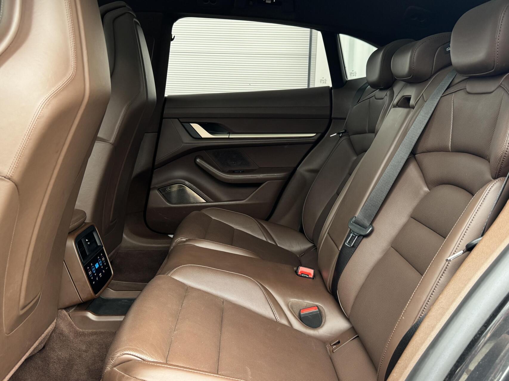 Foto van Porsche Taycan 4s