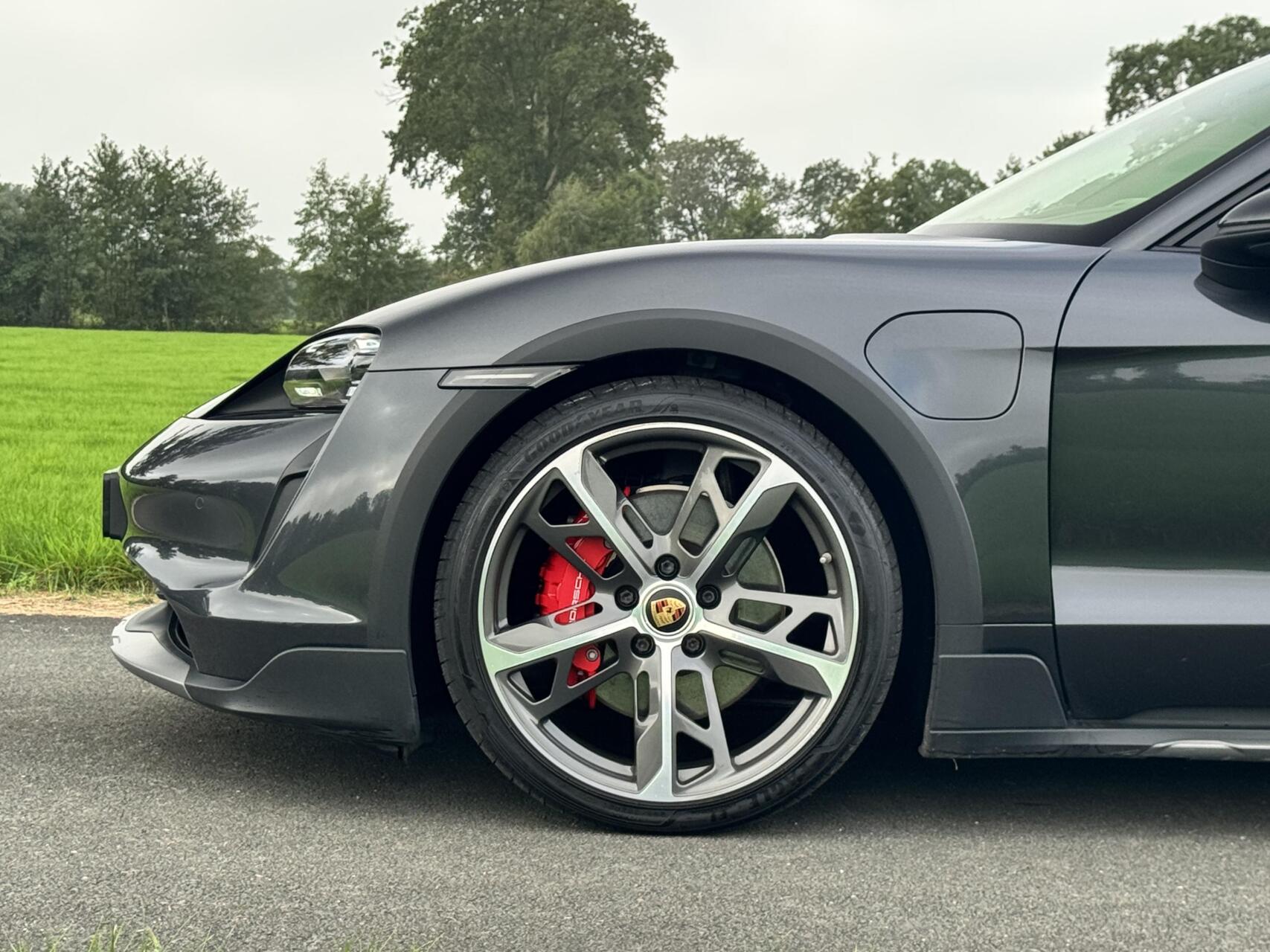 Foto van Porsche Taycan 4s