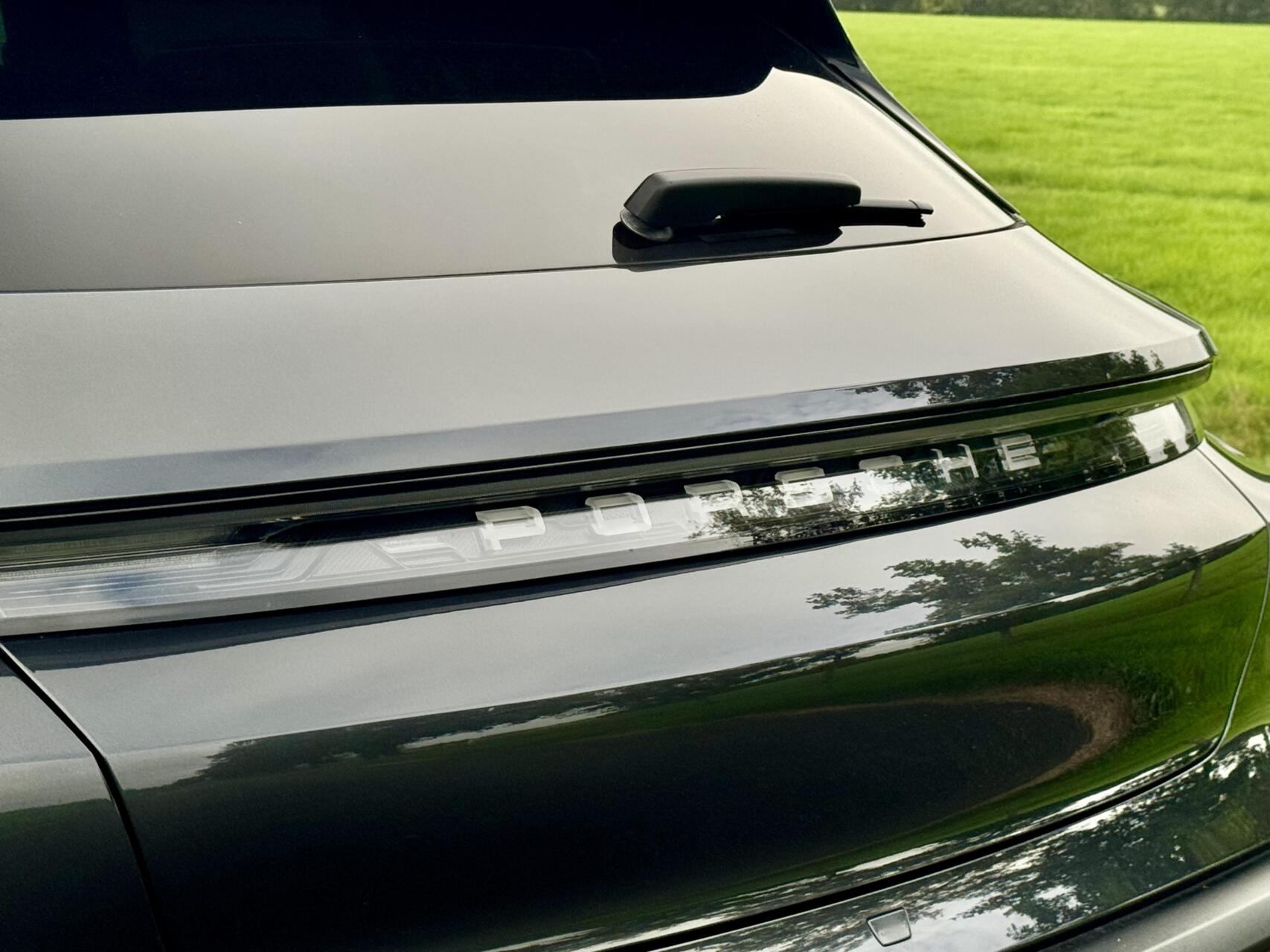 Foto van Porsche Taycan 4s