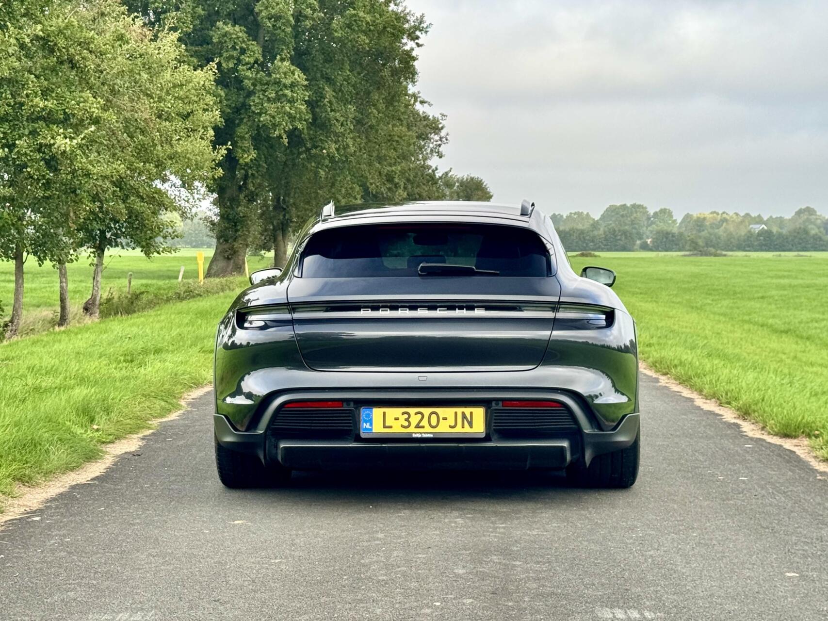 Foto van Porsche Taycan 4s