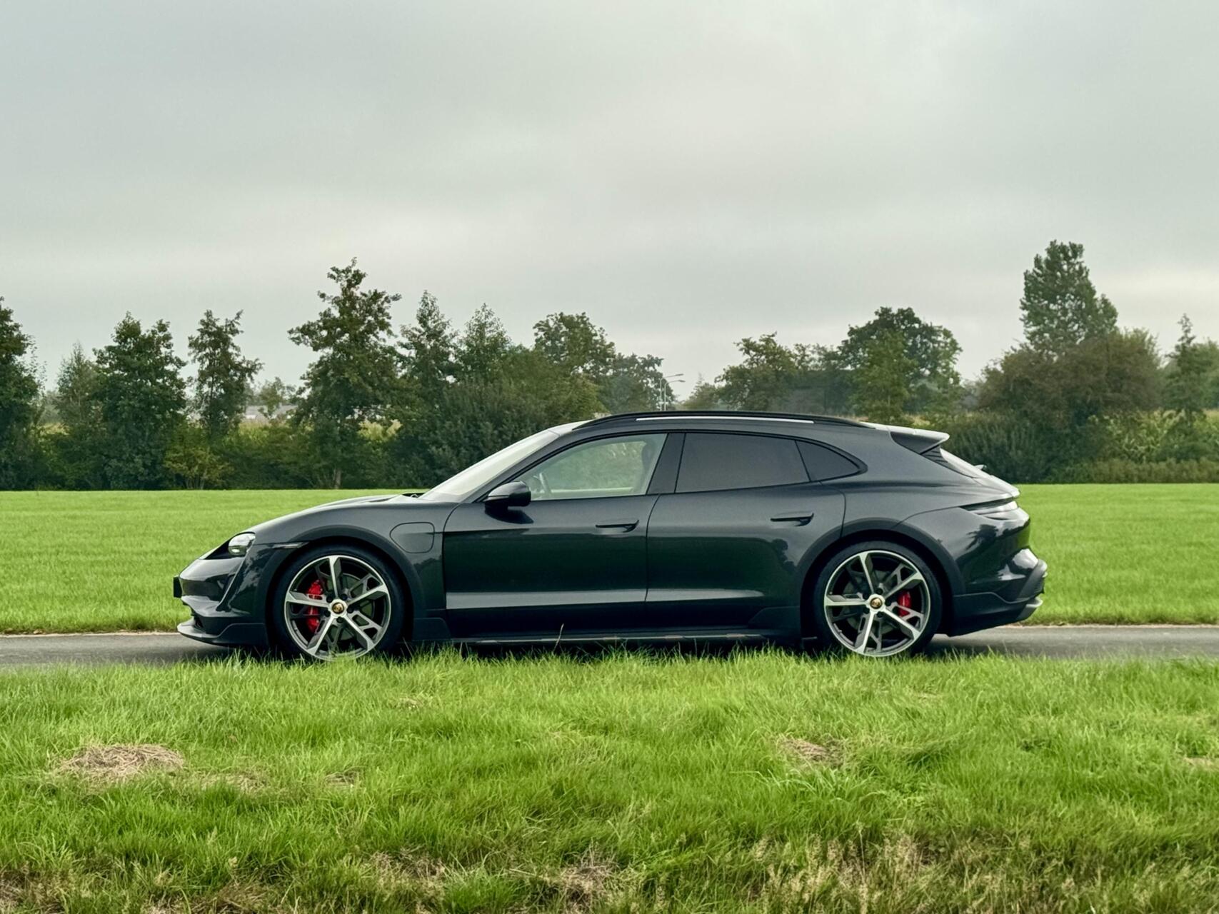 Foto van Porsche Taycan 4s