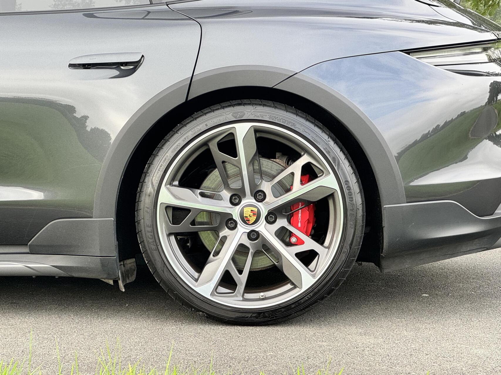 Foto van Porsche Taycan 4s