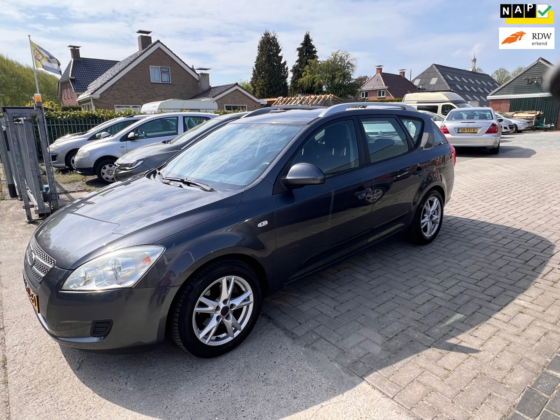 Kia Cee D 1.4 X-tra 2008 - voorkant