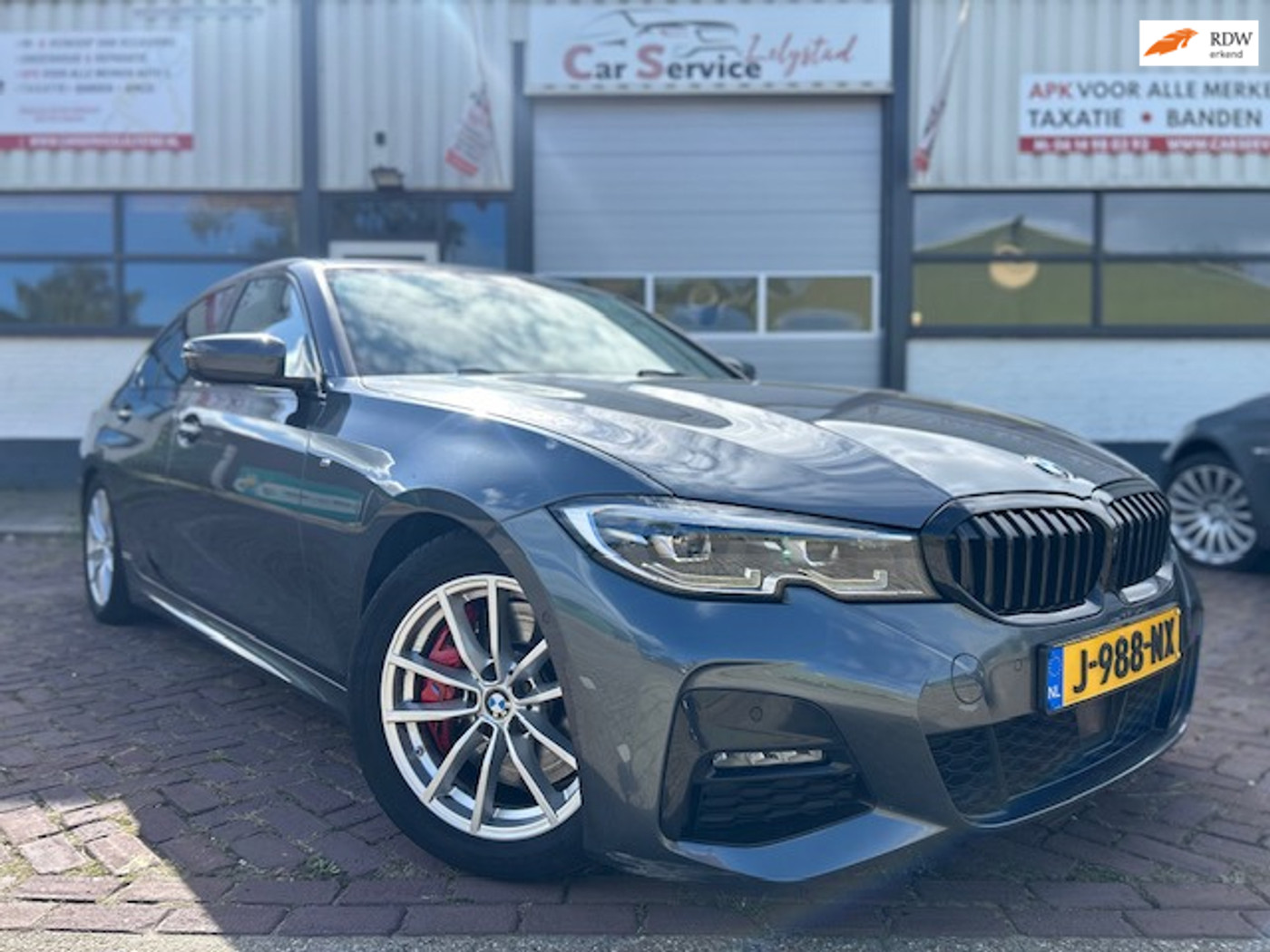 BMW 330e 330e eDrive Edition [INCL-BTW] M-Pakket | Hud|Keyless| Adaptive cruise|..... 2020 - voorkant