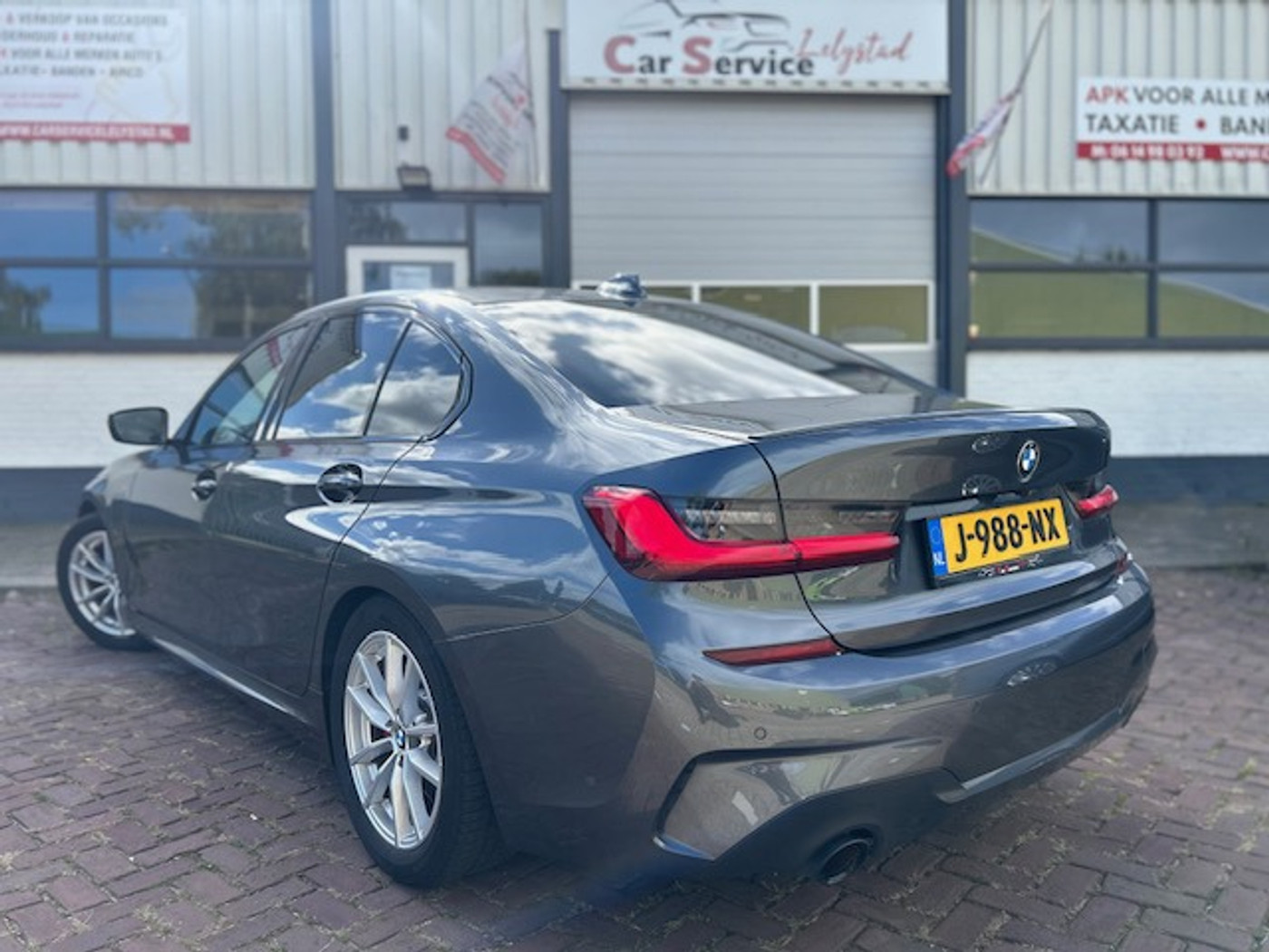 Foto van BMW 330e