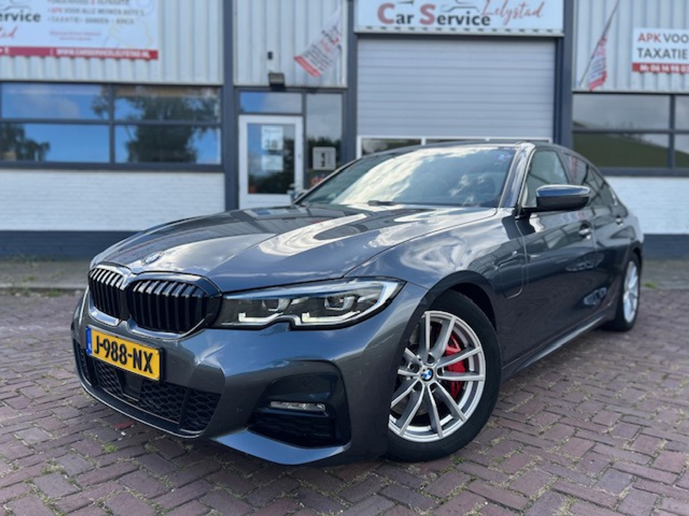 Foto van BMW 330e