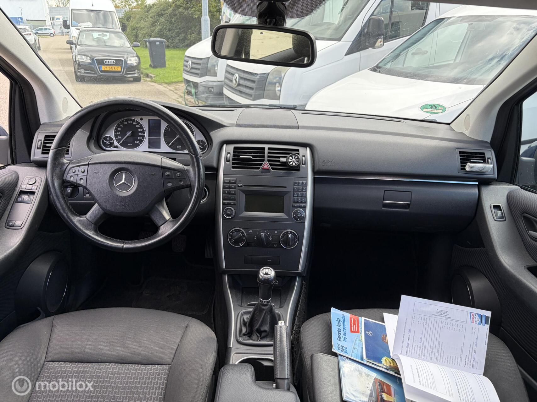 Foto van Mercedes-Benz B 180