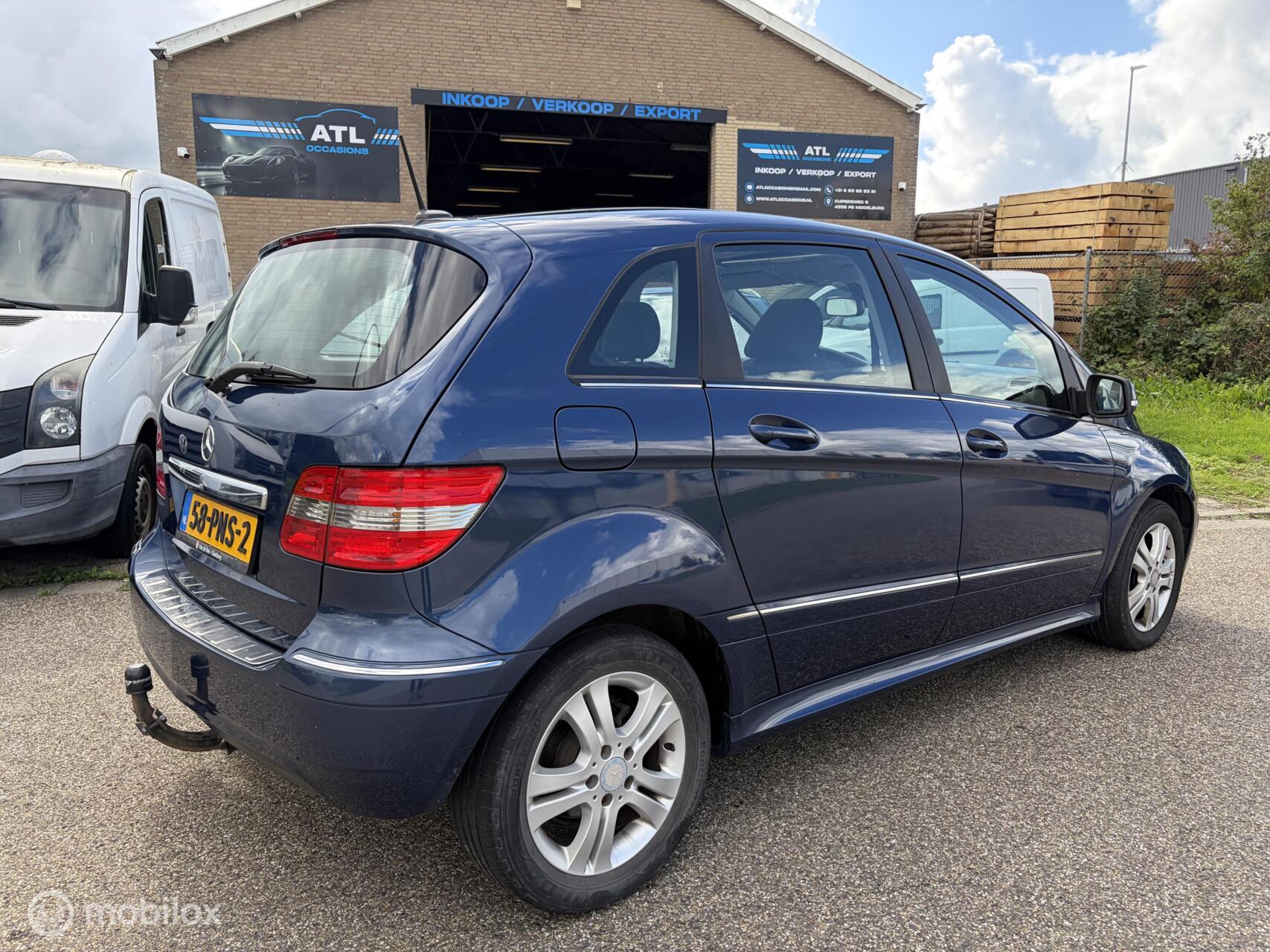 Foto van Mercedes-Benz B 180