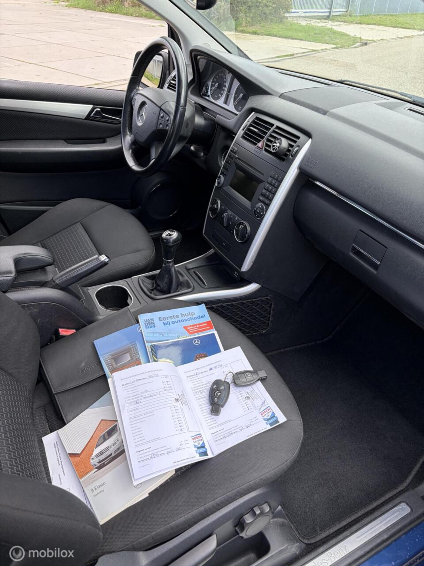 Foto van Mercedes-Benz B 180