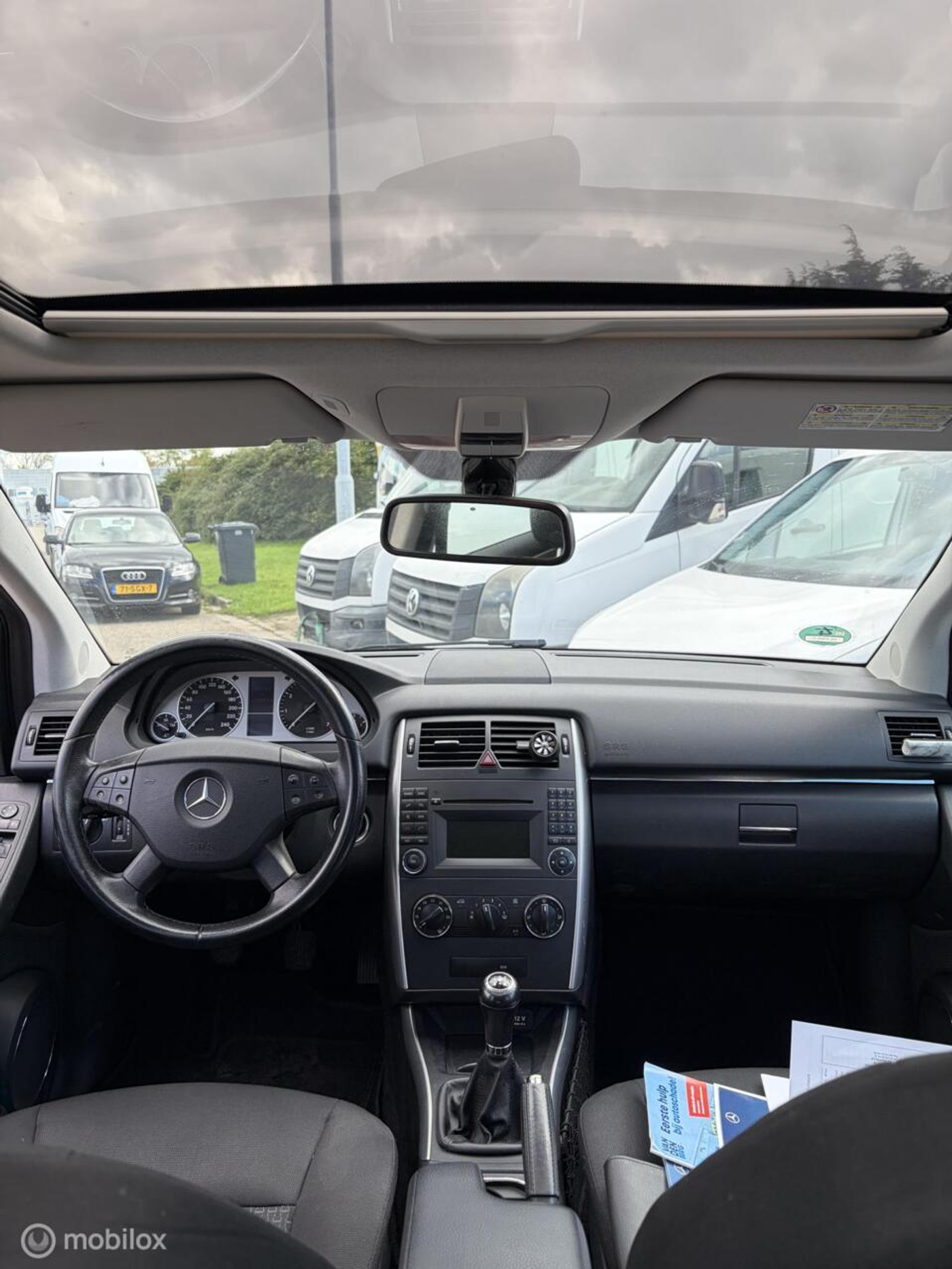 Foto van Mercedes-Benz B 180