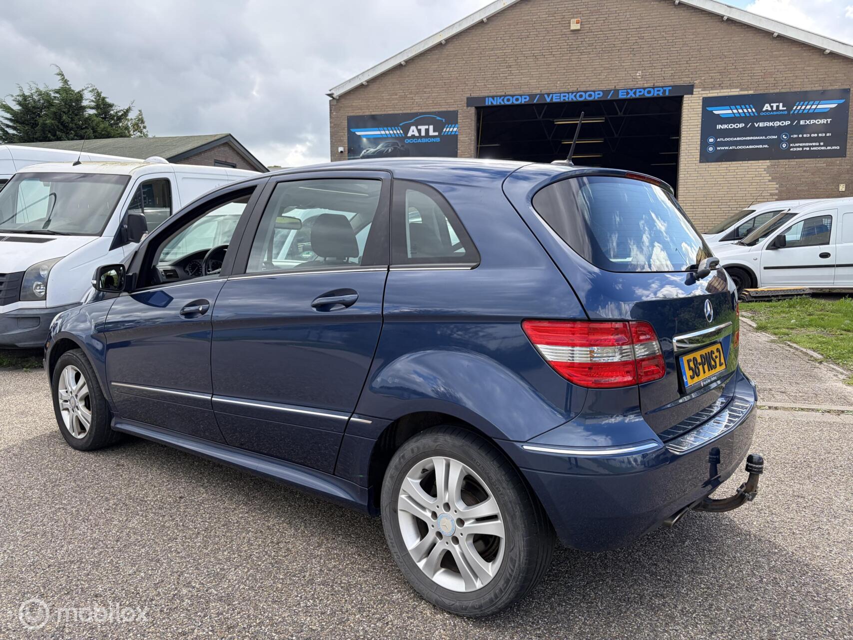 Foto van Mercedes-Benz B 180