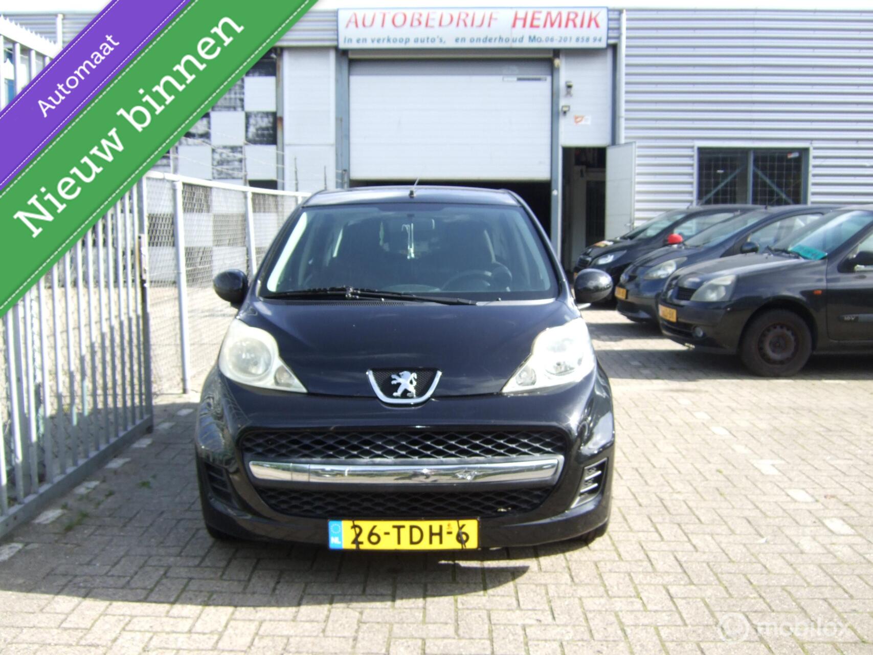 Peugeot 107 1.0-12V XS 2012 - voorkant