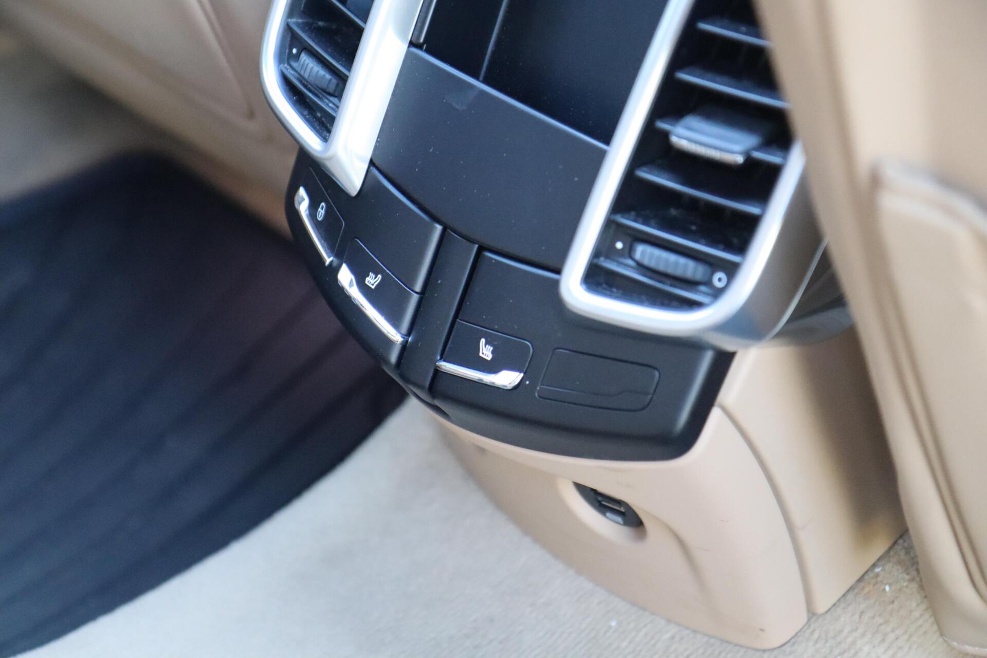Foto van Porsche Cayenne S E-hybrid