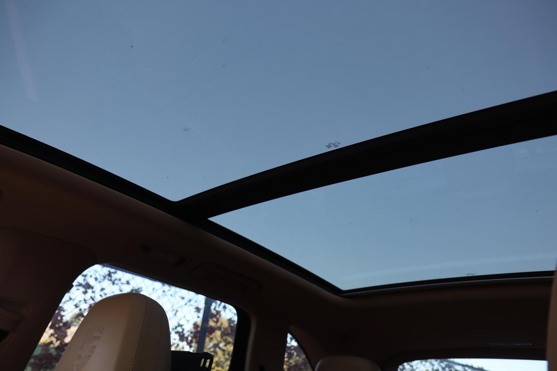 Foto van Porsche Cayenne S E-hybrid