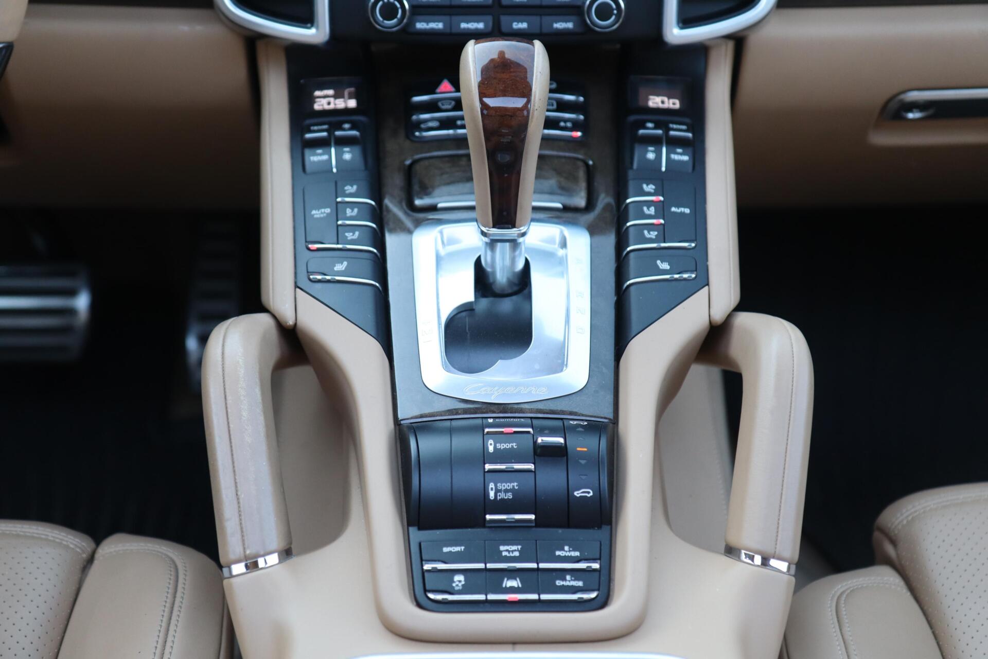 Foto van Porsche Cayenne S E-hybrid