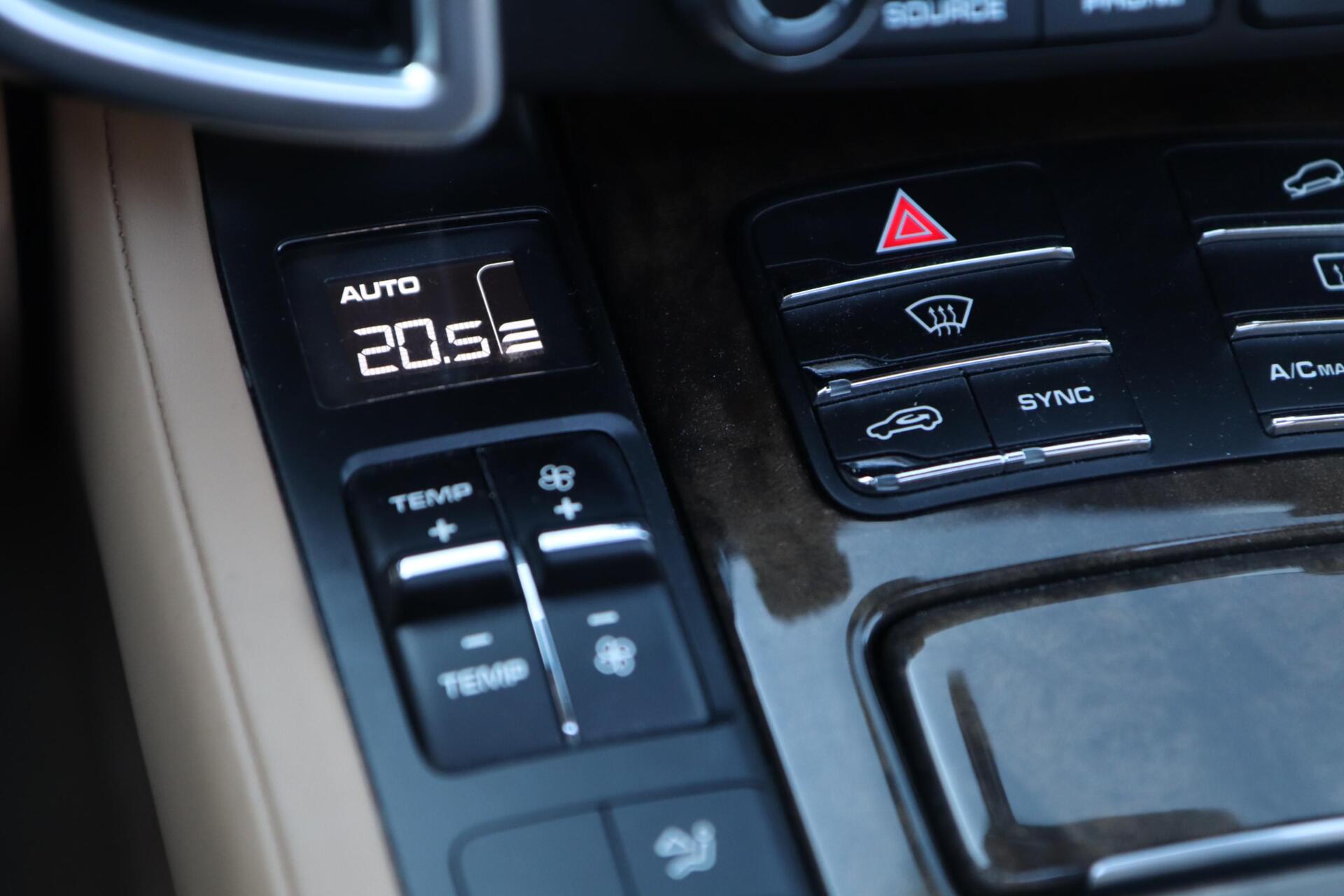 Foto van Porsche Cayenne S E-hybrid