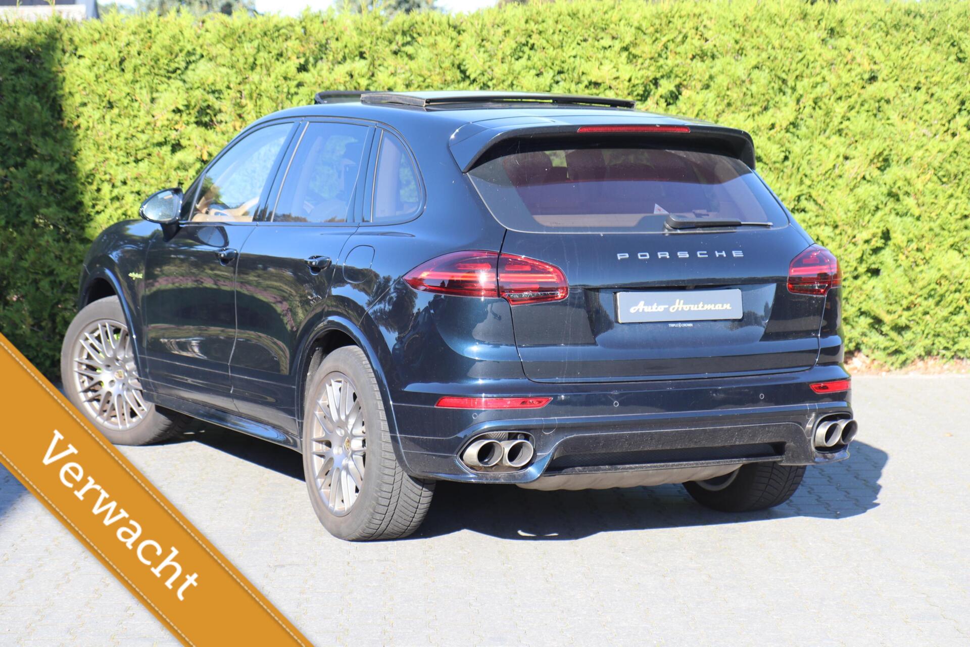 Foto van Porsche Cayenne S E-hybrid