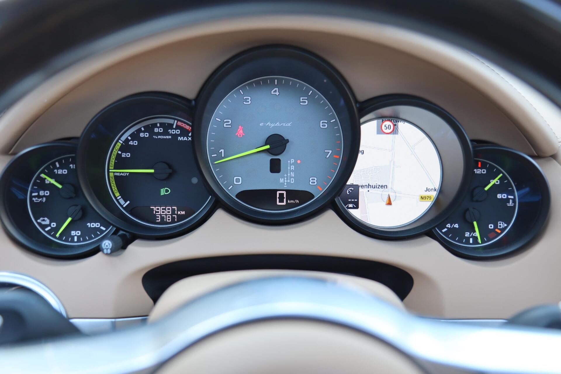 Foto van Porsche Cayenne S E-hybrid
