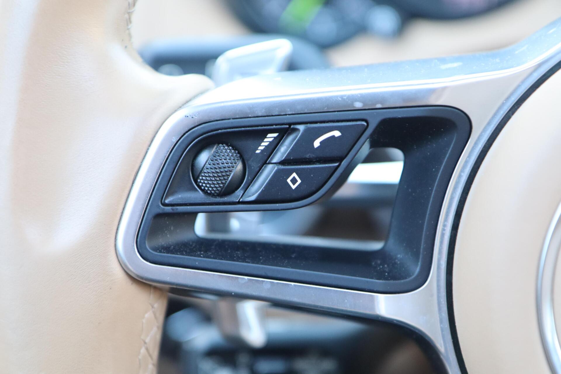 Foto van Porsche Cayenne S E-hybrid