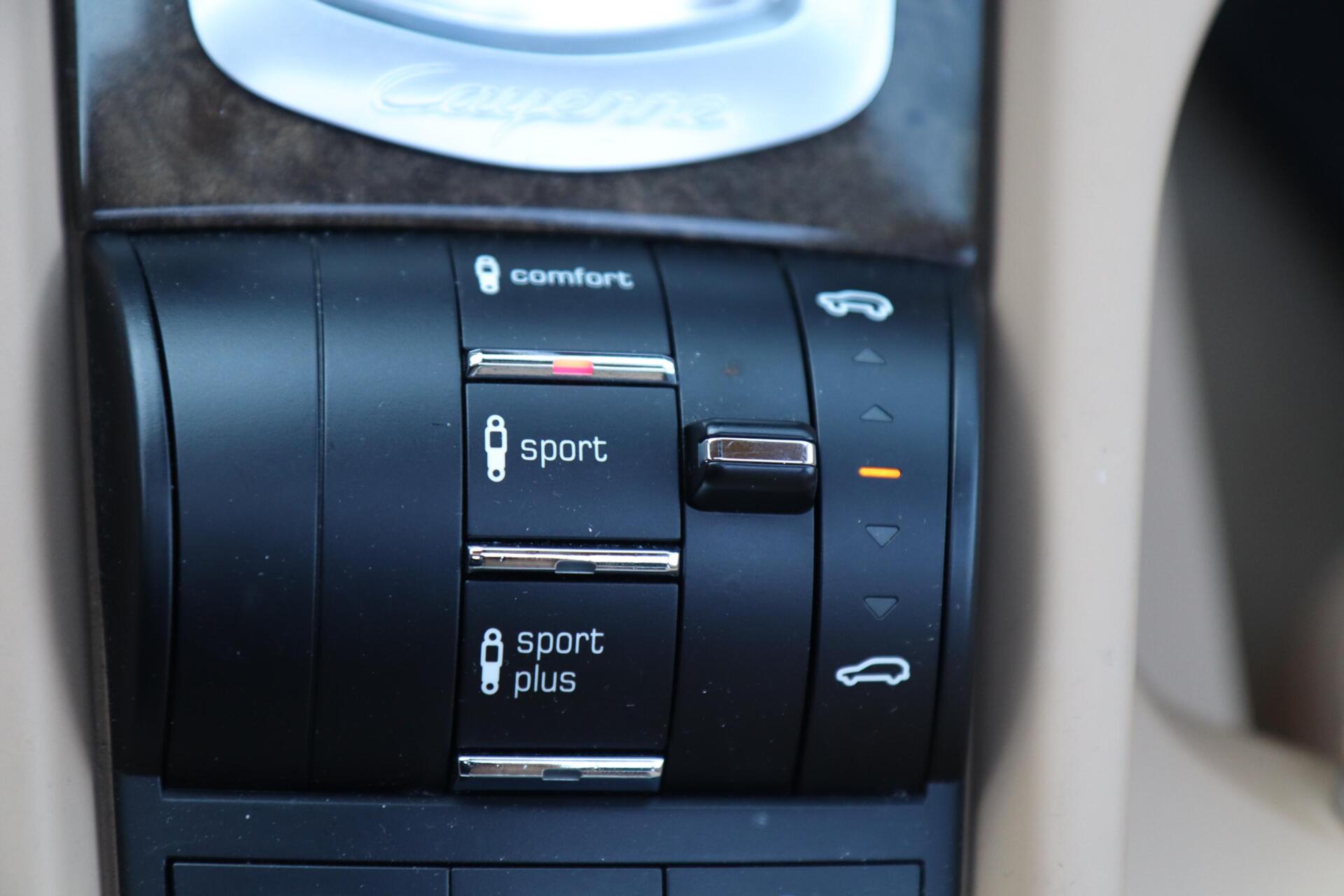 Foto van Porsche Cayenne S E-hybrid