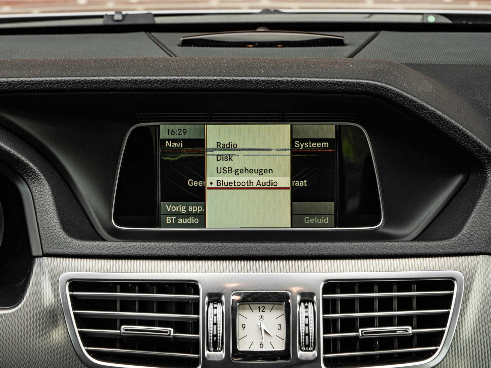 Foto van Mercedes-Benz E 200
