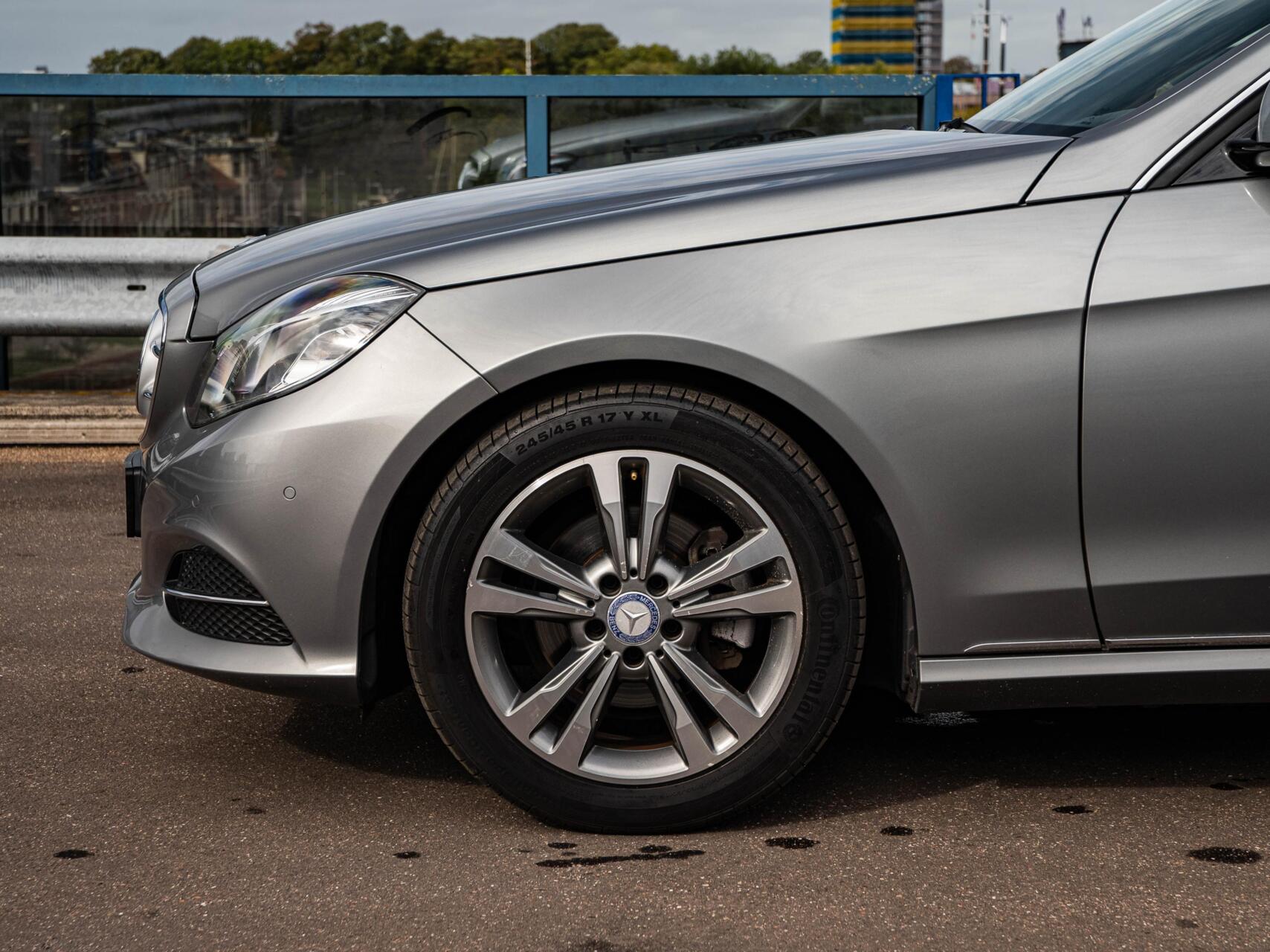 Foto van Mercedes-Benz E 200