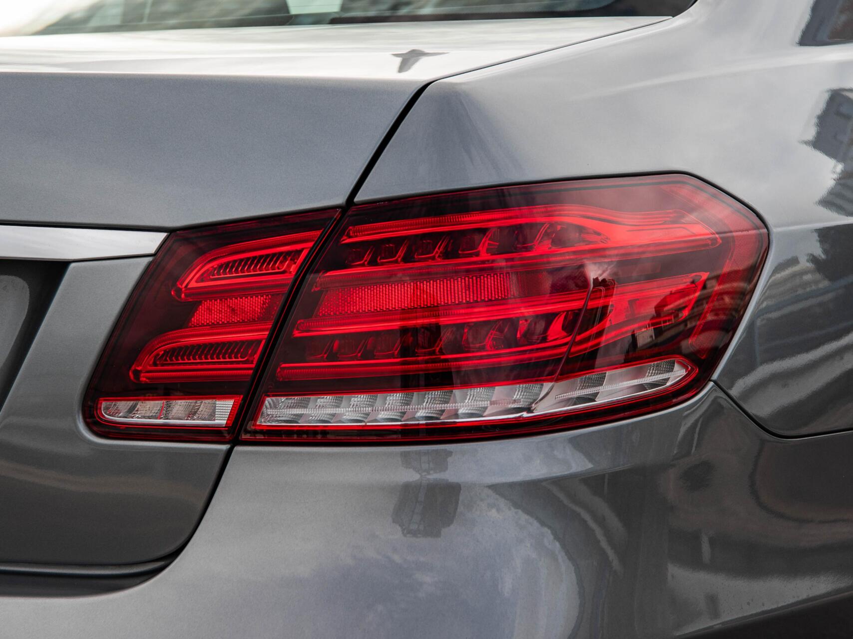 Foto van Mercedes-Benz E 200