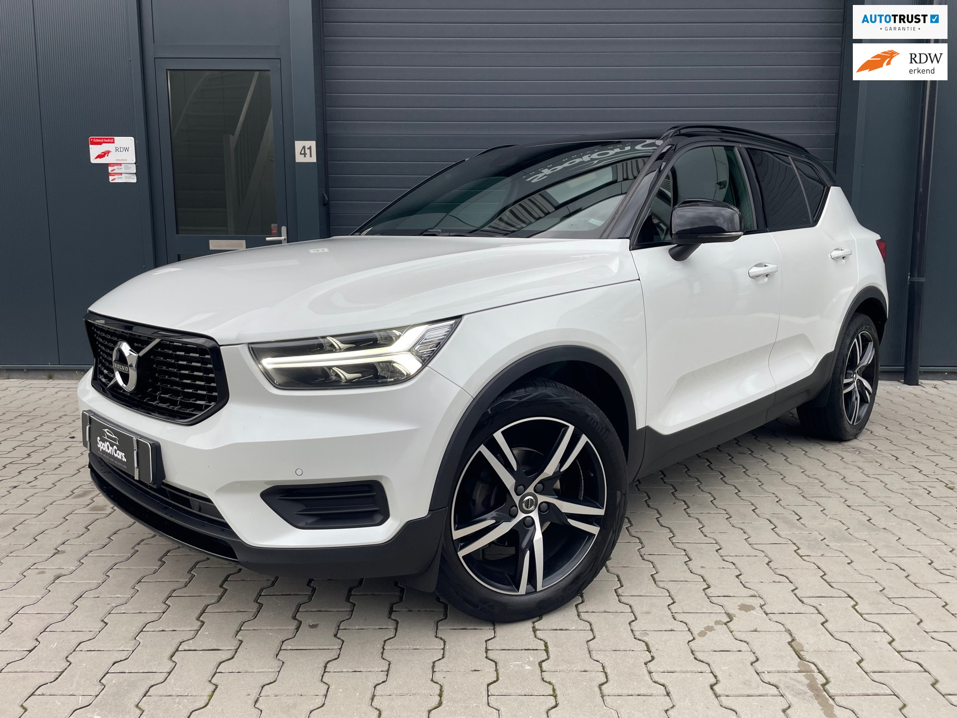Volvo XC40 1.5 T3 R-Design PANO CAMERA LED KEYLESS 2019 - voorkant