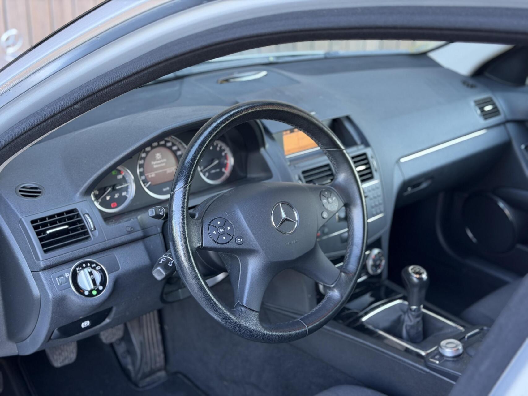 Foto van Mercedes-Benz C 180 Kompressor