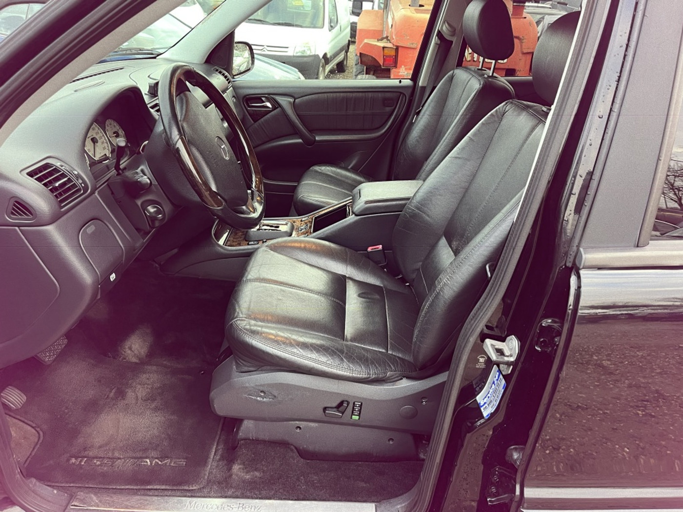 Foto van Mercedes-Benz ML 55 AMG