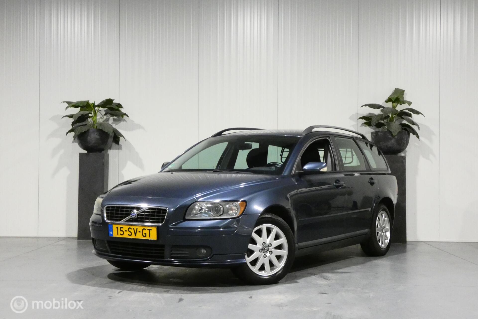 Volvo V50 2.5 T5 Momentum airco automaat apk 2006 - voorkant