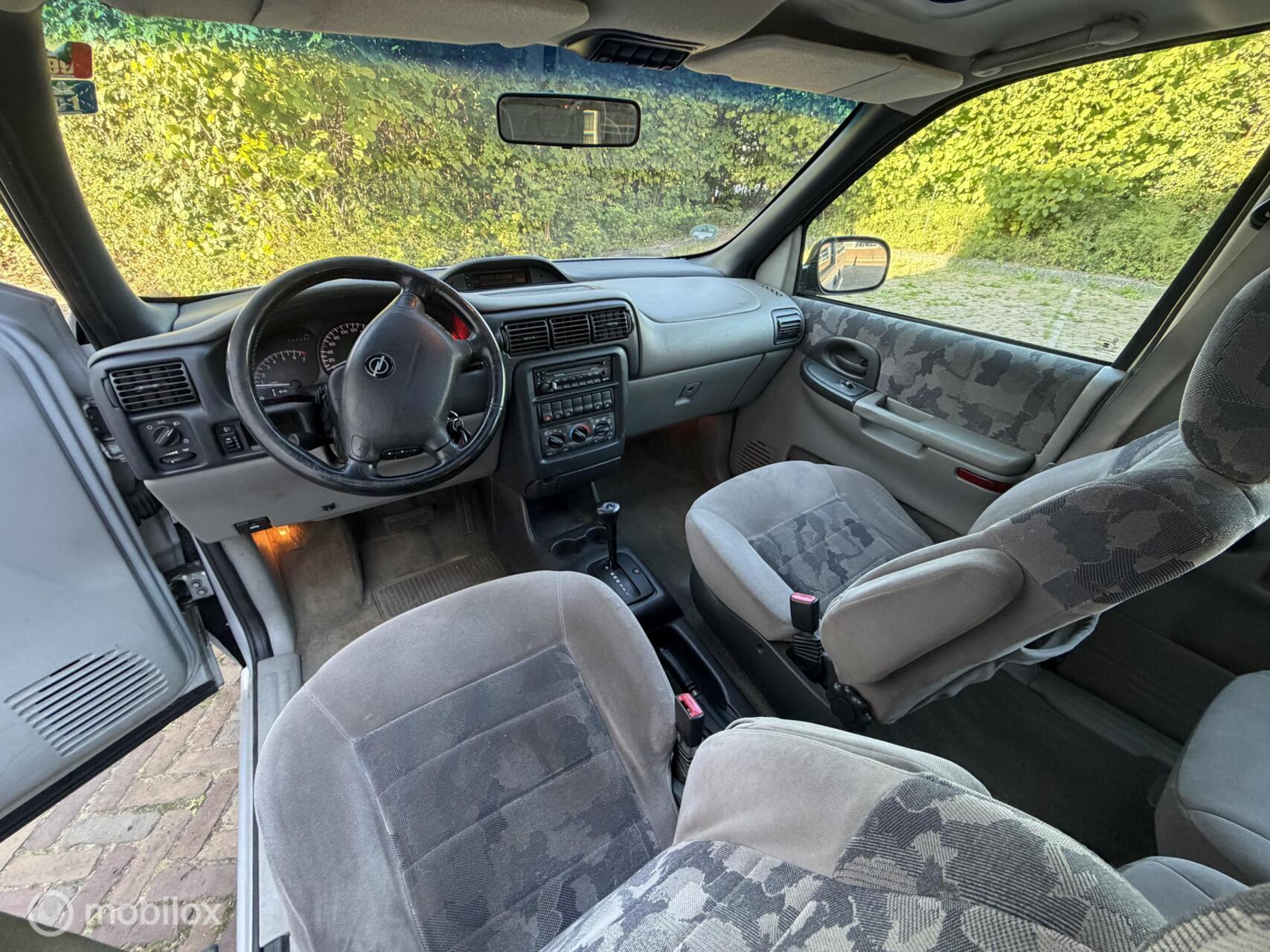 Foto van Opel Opel Sintra