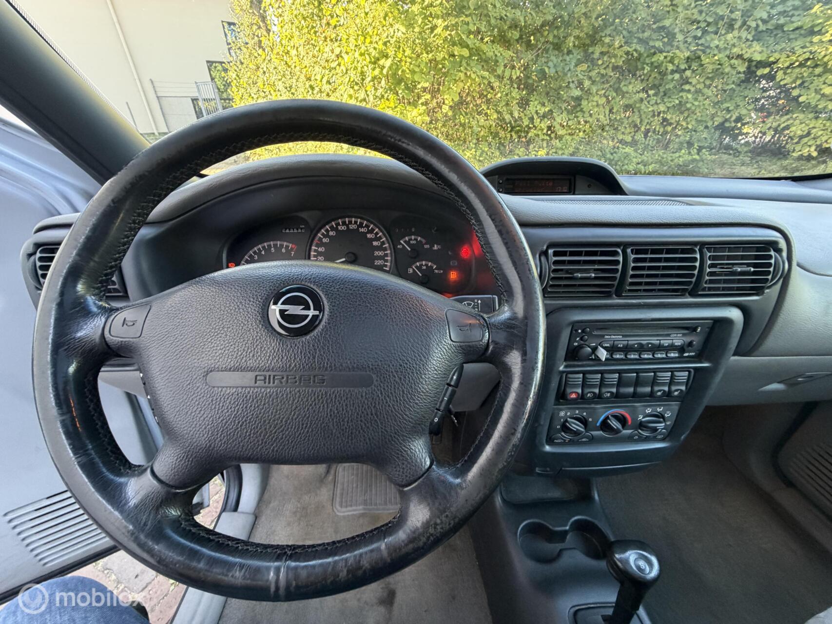 Foto van Opel Opel Sintra