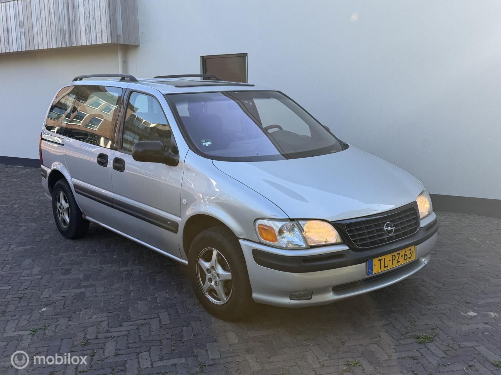 Opel Opel Sintra 3.0 V6 CD | 7-persoons | airco | schuifdak ! 1998 - voorkant