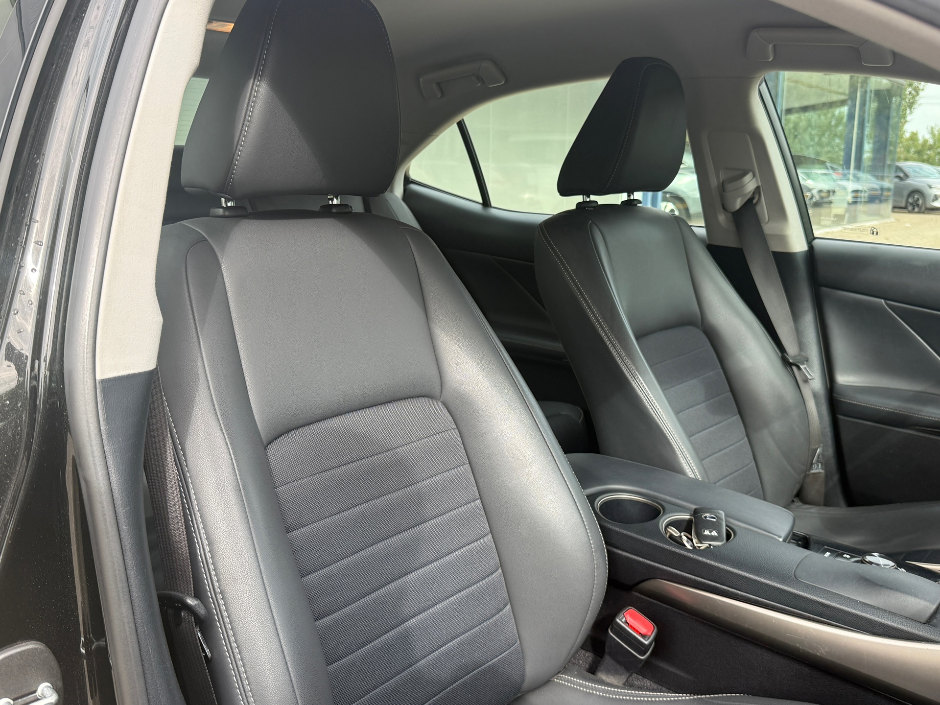 Foto van Lexus Lexus Is300h