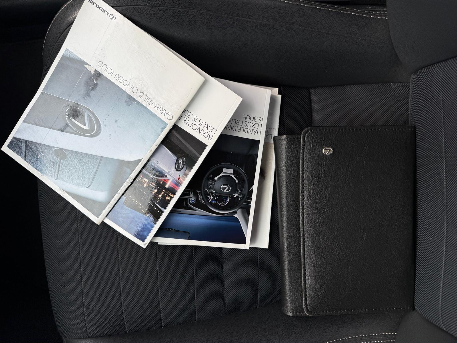 Foto van Lexus Lexus Is300h