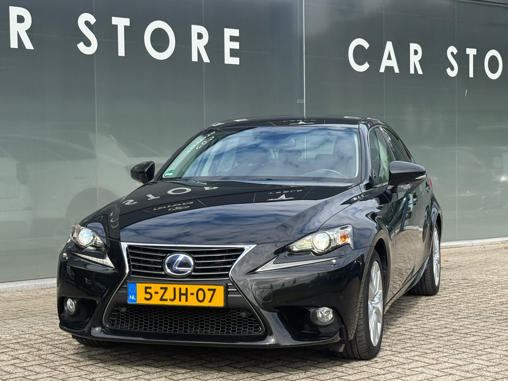 Foto van Lexus Lexus Is300h