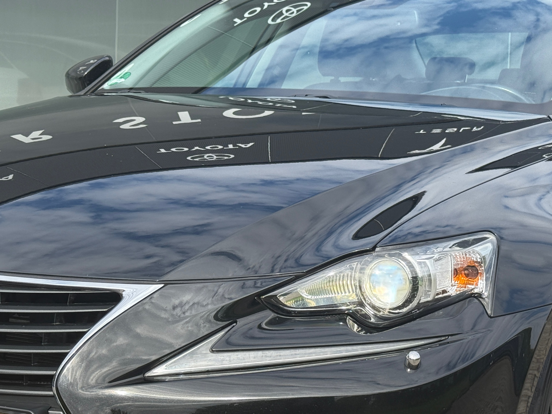 Foto van Lexus Lexus Is300h