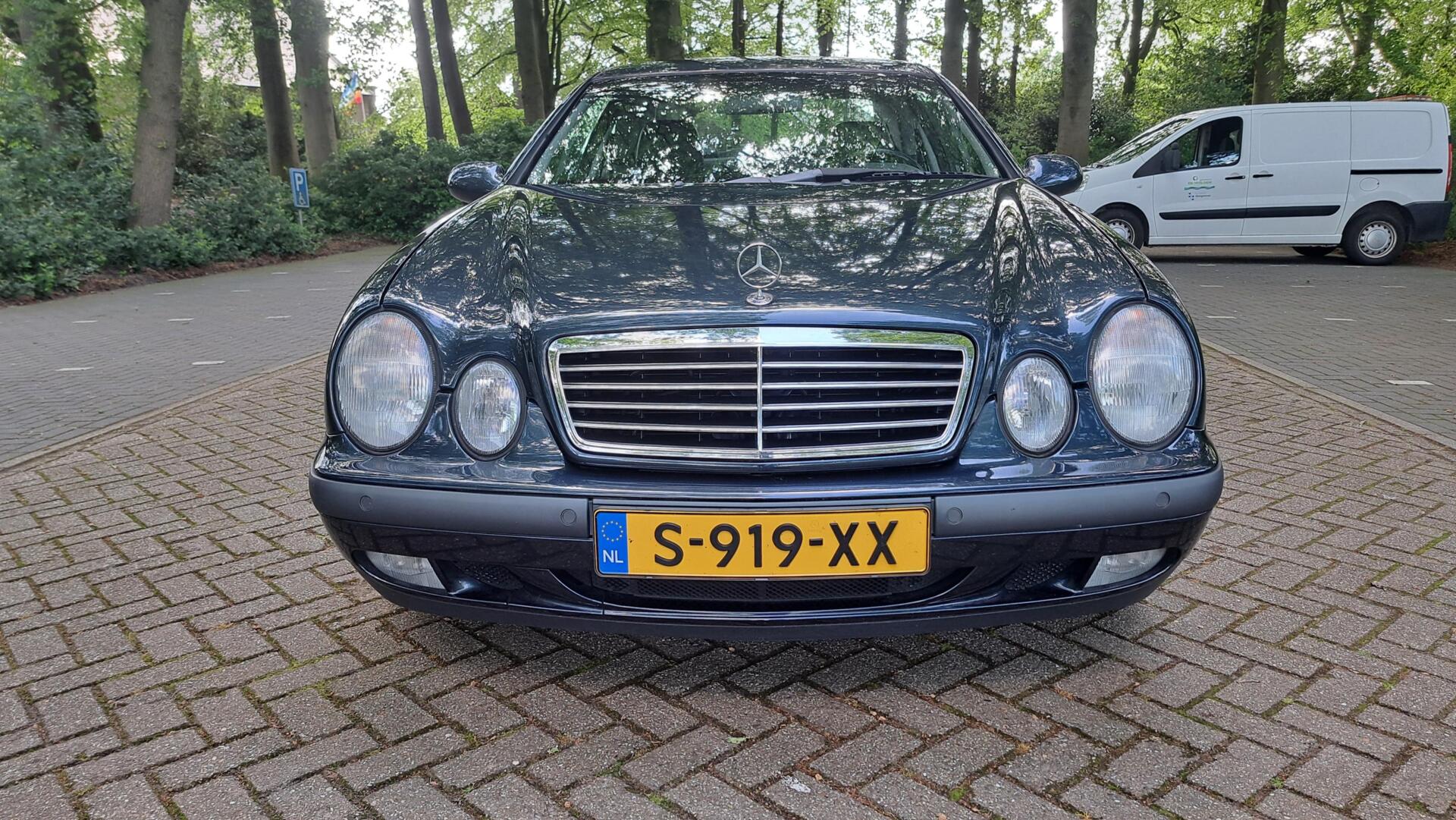 Foto van Mercedes-Benz CLK 320