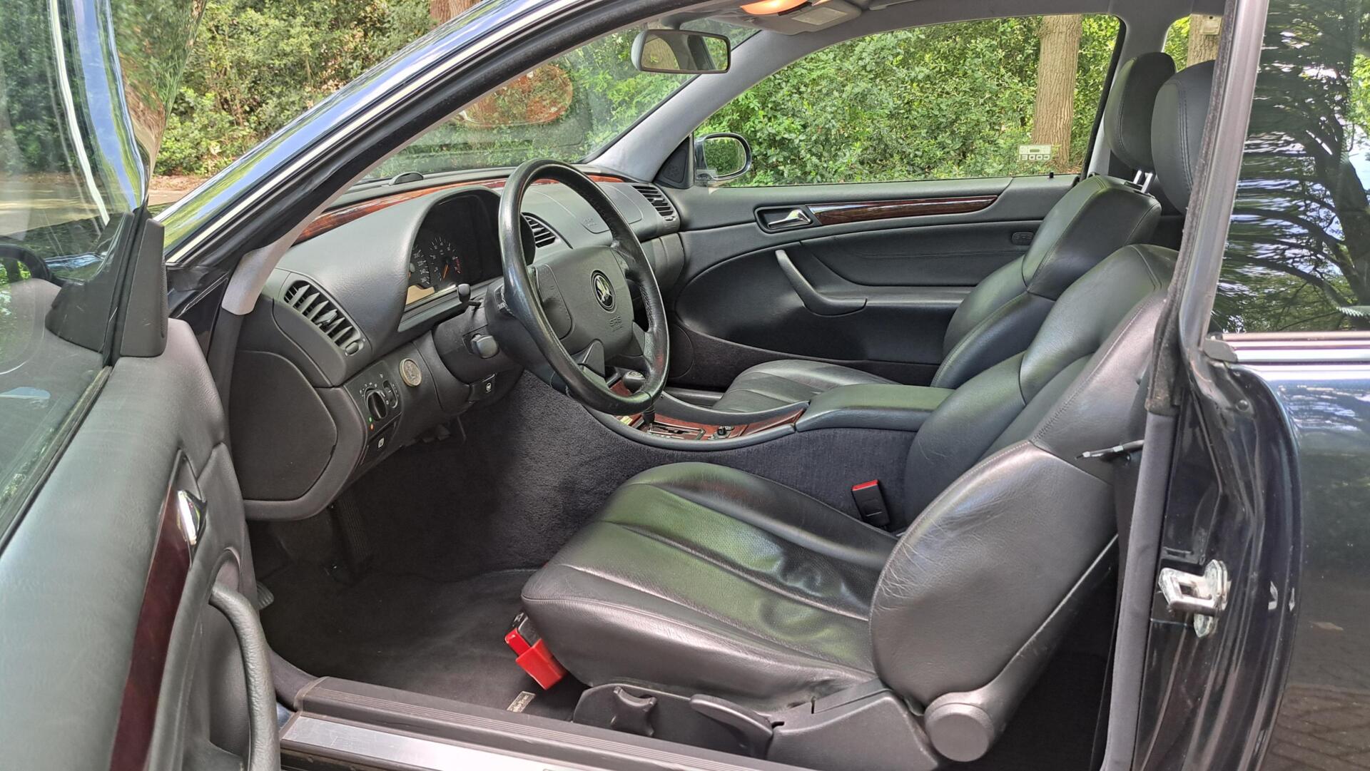 Foto van Mercedes-Benz CLK 320