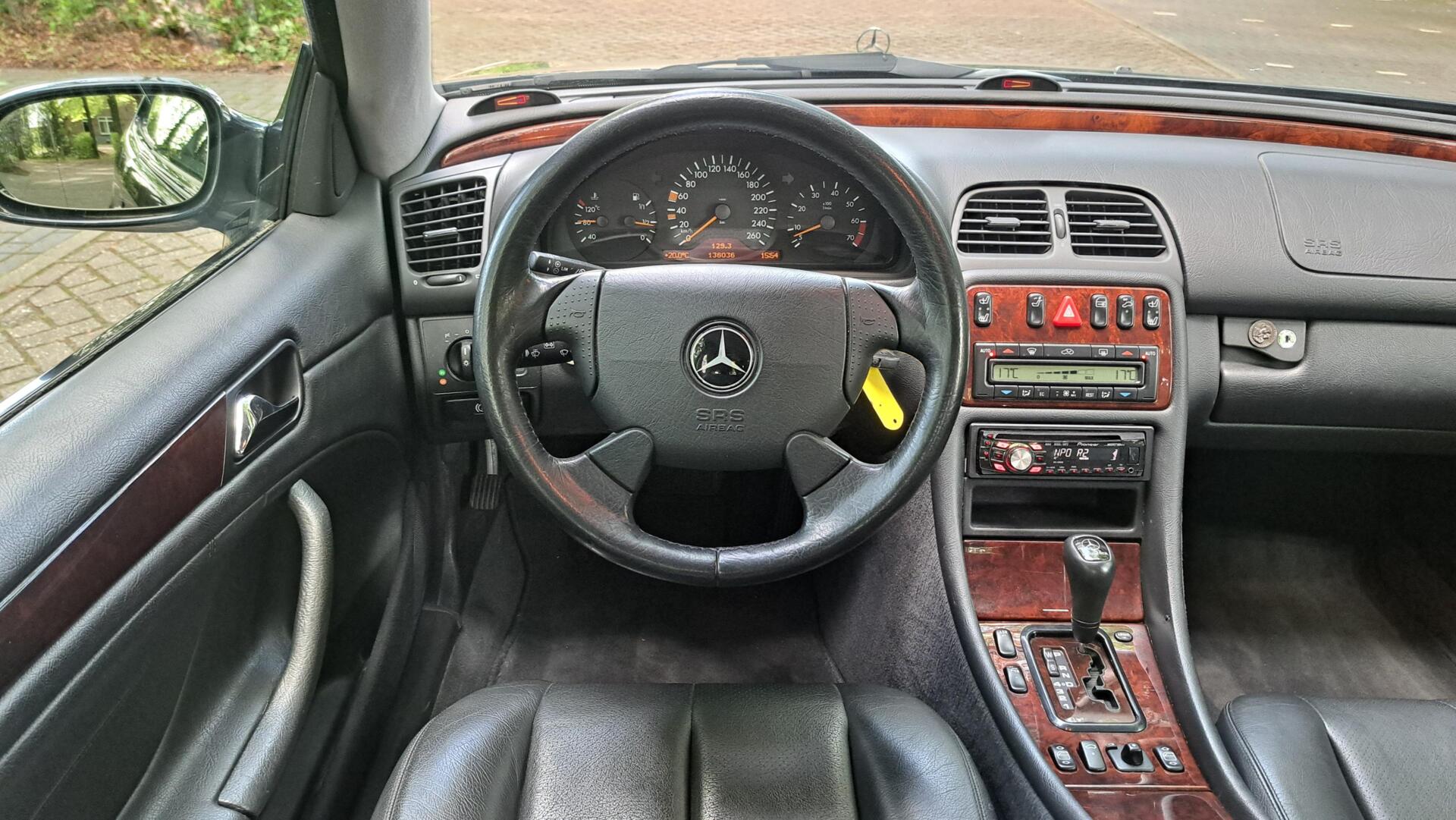 Foto van Mercedes-Benz CLK 320