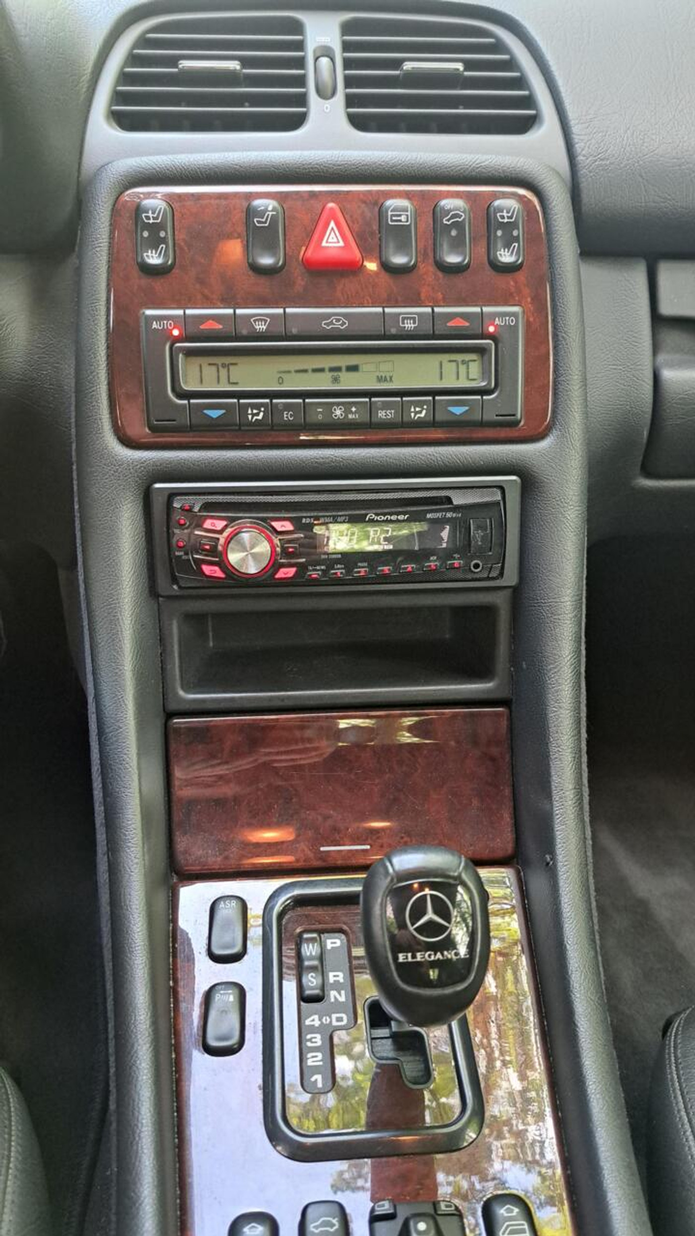 Foto van Mercedes-Benz CLK 320