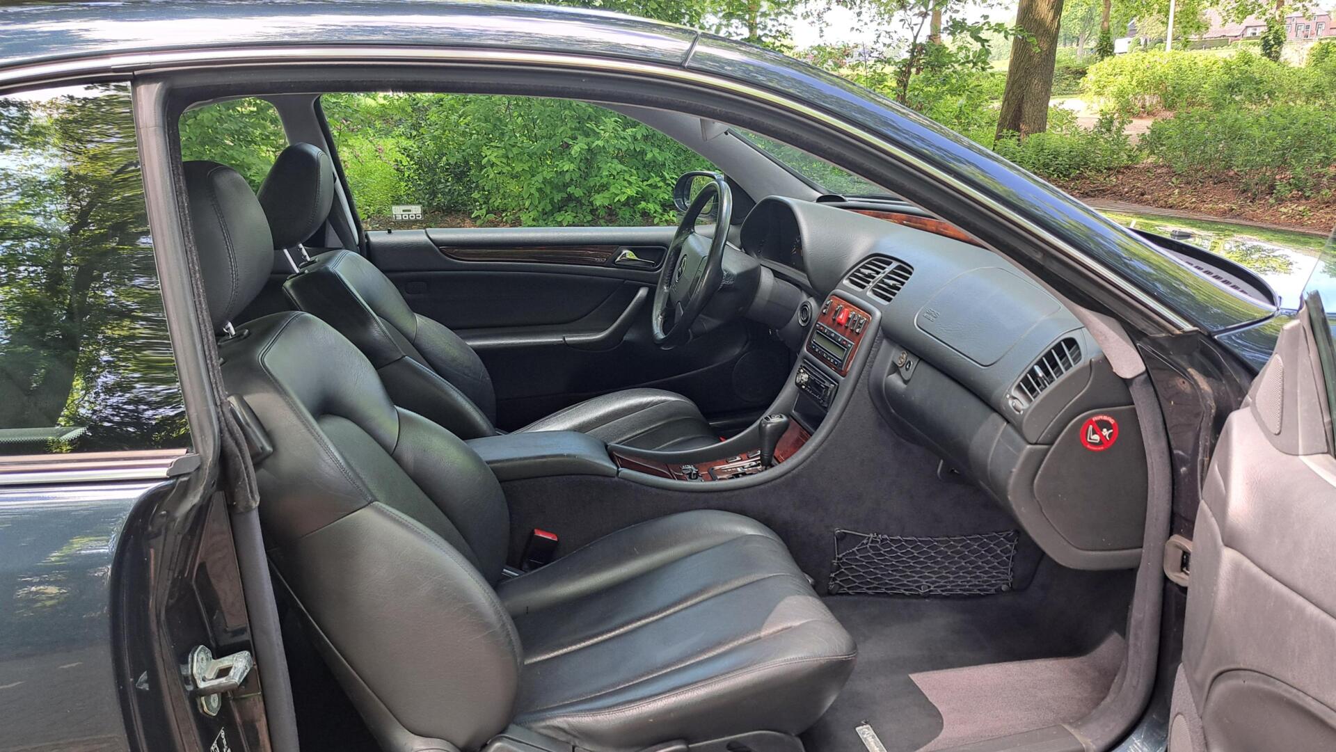Foto van Mercedes-Benz CLK 320